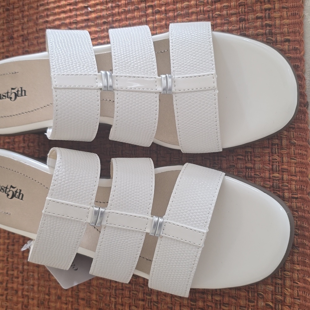 EAST 5TH BRAND WOMENS WHITE DRESSY SUMMERTIME SANDALS SIZE 6